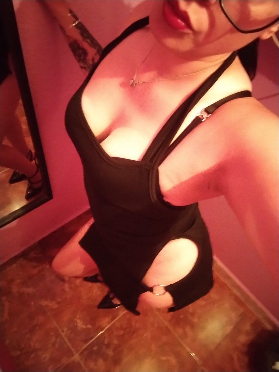 Emma Rios tweet media