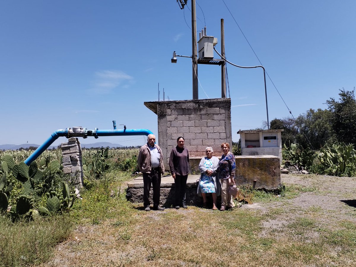 AgriculturaPue's tweet photo. Brindamos atención a derechohabientes del Programa Especial de Energía para el Campo (PEUA) en Quecholac y supervisamos pozos de riego en Izúcar de Matamoros y Esperanza, verificando el uso adecuado del recurso y evaluando la incorporación de nuevos usuarios al programa. https://t.co/nV8fMFWkUK