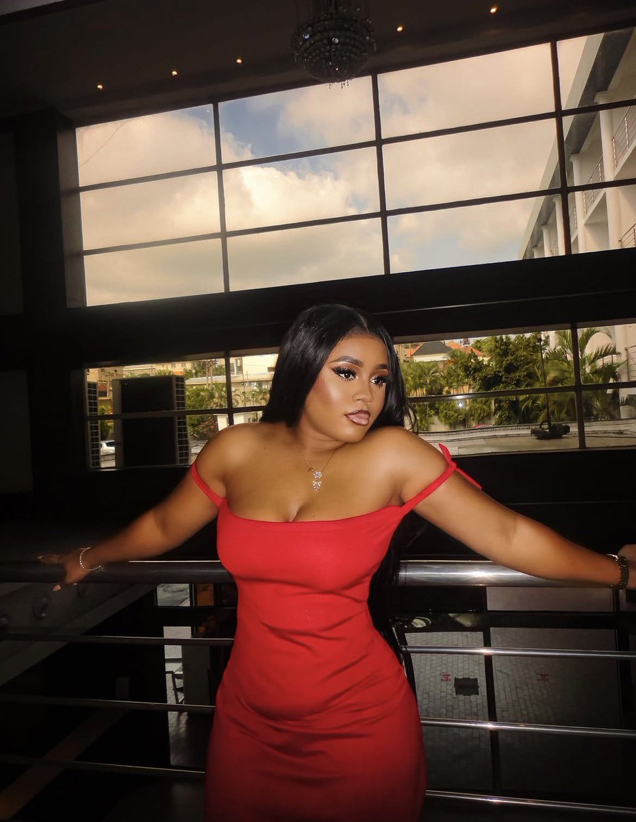 josephinefrim20's tweet photo. Ouuuuu Bells 🤭😍 Y'all don't see what Yusif sees sha 😂😂 #Bbnaija https://t.co/F60MfV7556