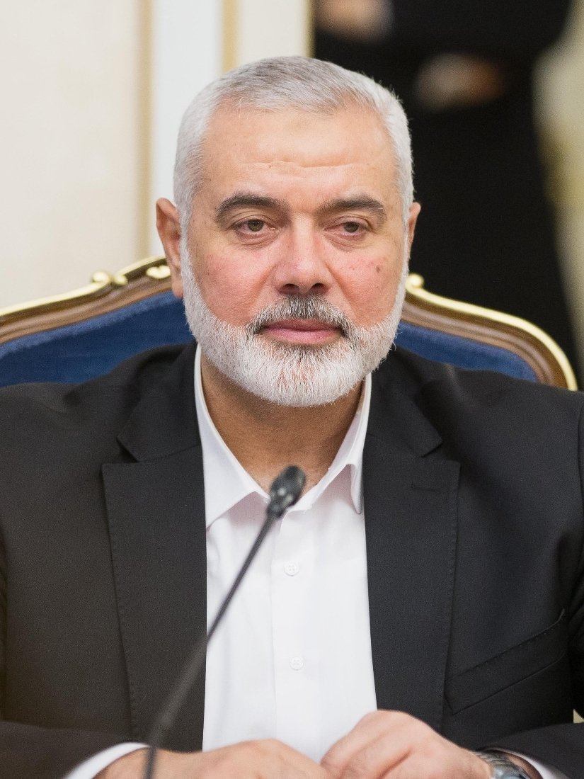 AnasGaza06's tweet photo. ذكرى إرتقاء الشيخ أبو العبد هنية، ربما توالت علينا الصدمات خلال الحرب إلا أن الصدمة في أبو العبد كان لها مكان في القلب يعصره، الله يرضى عنك يا حبيبنا وتاج رؤوسنا، خسارتنا لا تستطيع الدنيا بكل ما فيها أن تعوضنا، اللهم عوض الآخرة https://t.co/dB0bAJ7cUn