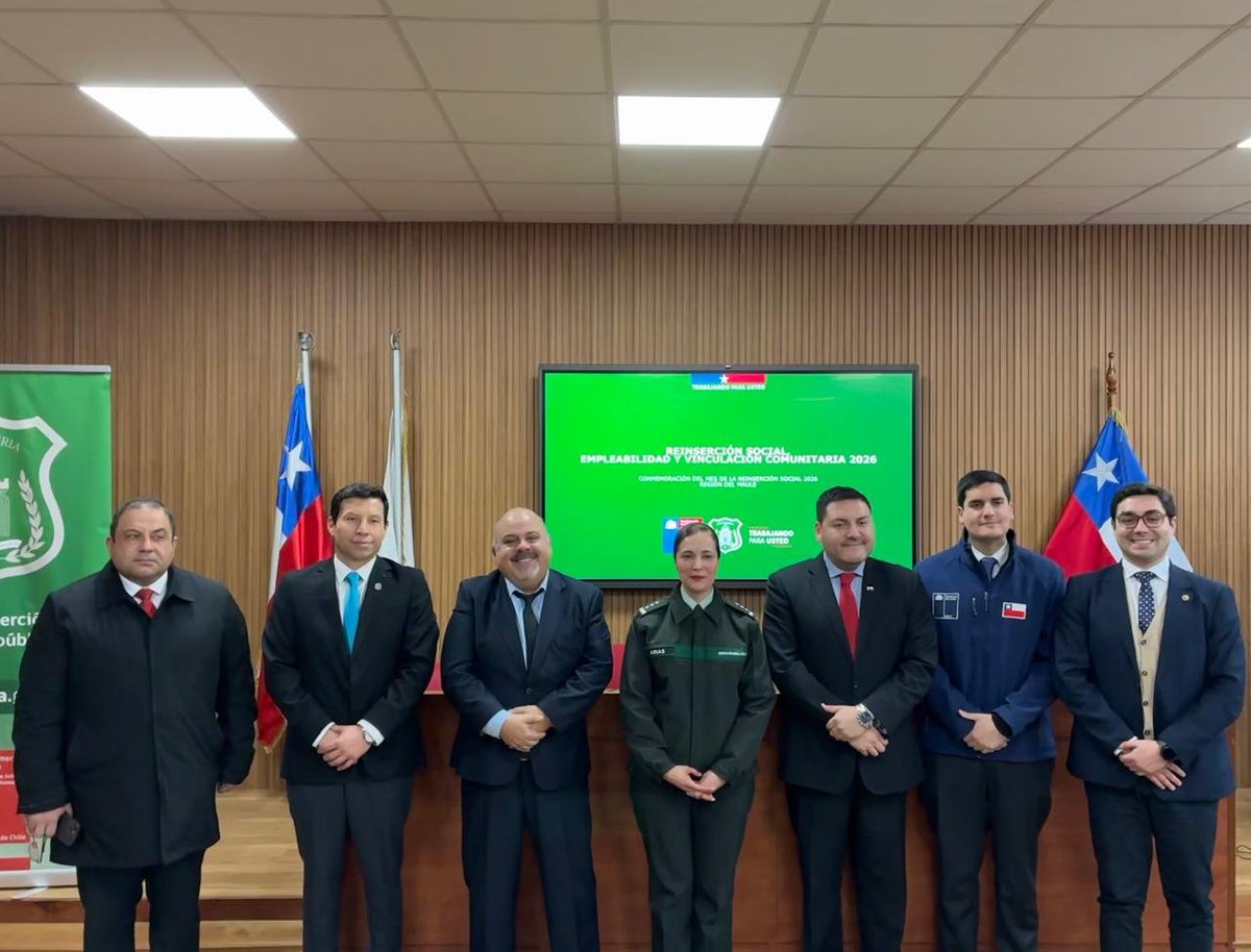 DPP_Maule's tweet photo. En el marco del mes de la reinserción, el Defensor Regional @DPP_Maule, José Luis Craig, participó del encuentro regional organizado por @Gendarmeria_Mau,  firma de convenio y lanzamiento de programa que beneficiará a 15 usuarios del sistema abirerto y post penitenciario. https://t.co/99XrAieuqy