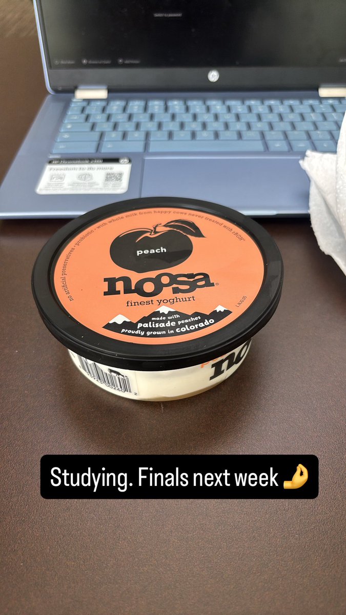 hunbunniee's tweet photo. Finals next week. Let’s finish strong. 💪 🤌 #collegestudent #almosttothefinishline #studying #keepitmoving https://t.co/bbRfq8fjCX