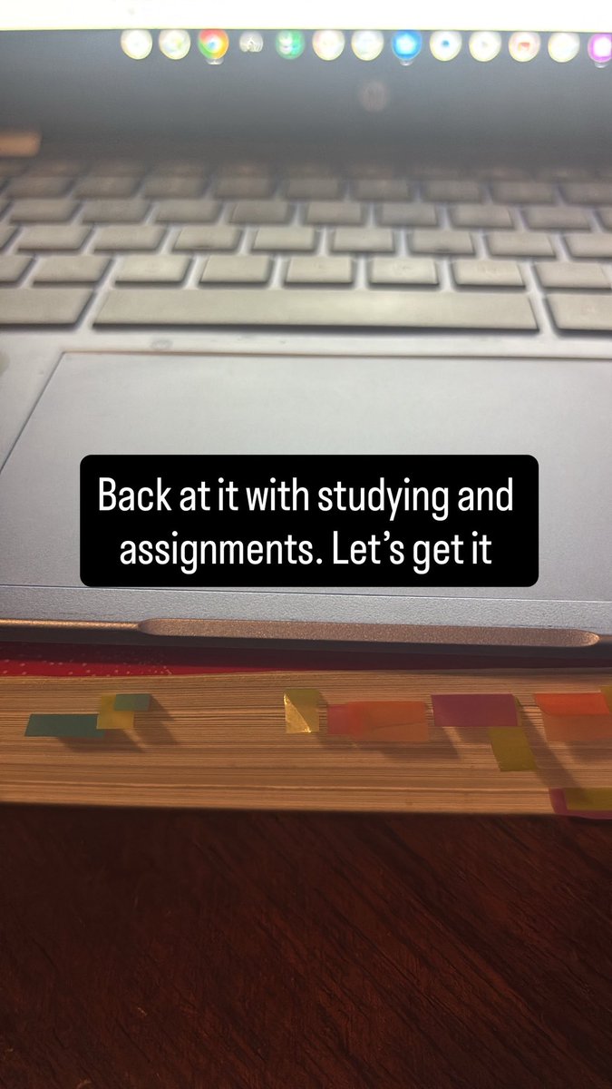 hunbunniee's tweet photo. Finals next week. Let’s finish strong. 💪 🤌 #collegestudent #almosttothefinishline #studying #keepitmoving https://t.co/bbRfq8fjCX