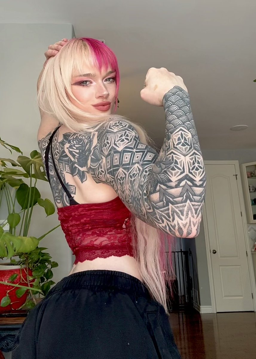 xinia_rai's tweet photo. Where my tatted girls at?🖋️ https://t.co/UUVfHqxKGY