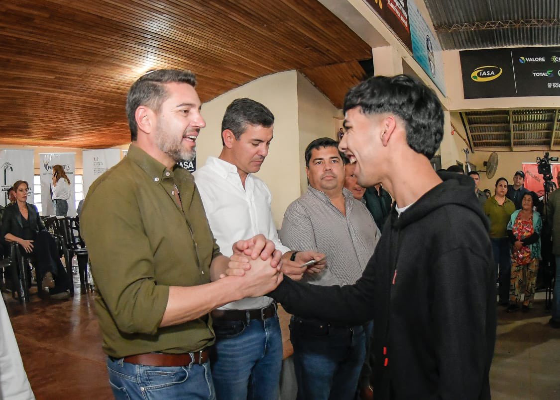 AllianaPedro's tweet photo. Gracias, Alto Verá, por el cariño de siempre. Nos vamos con la satisfacción de haber compartido una gran jornada de trabajo y con el compromiso de seguir cerca de nuestra gente. https://t.co/SDLU1rDzle