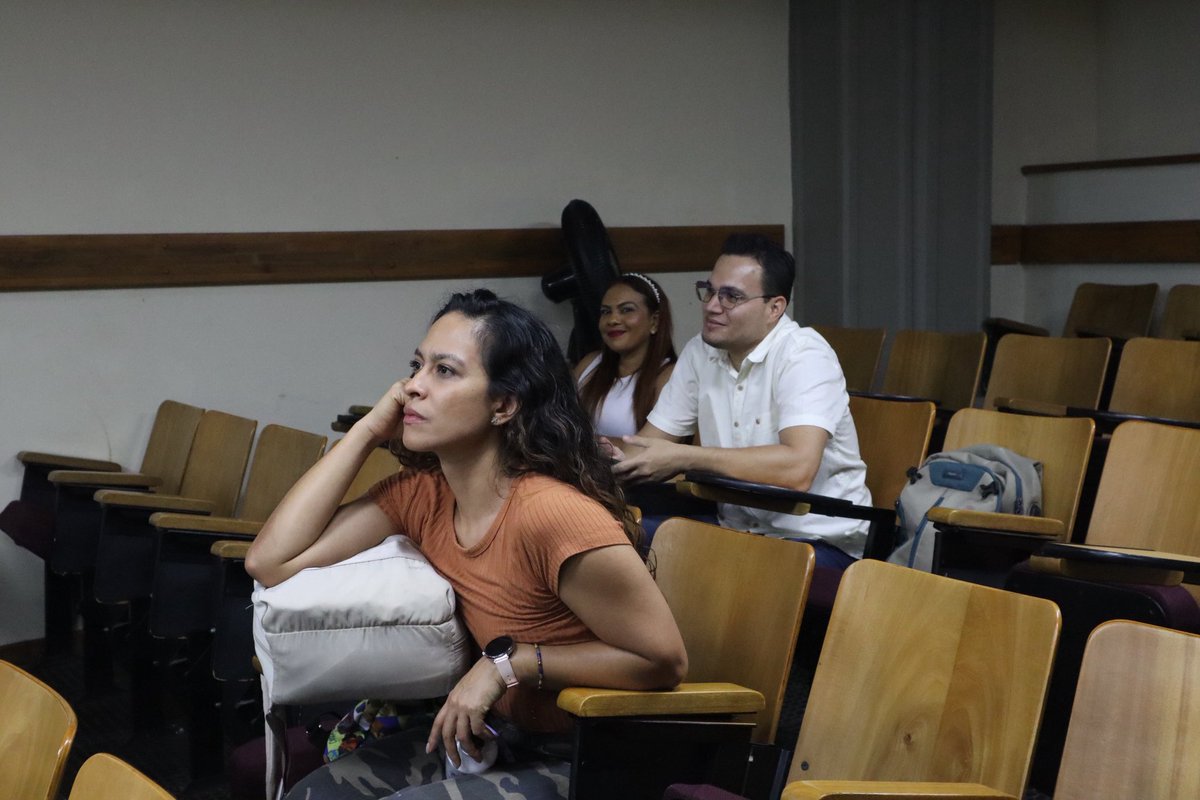 ENSColombia's tweet photo. 🤝📊 Generamos espacios para analizar la coyuntura laboral y sindical del país desde el diálogo y la formación, a través del Informe de Coyuntura Laboral y Sindical. 📄💬 https://t.co/JNA54czvjx