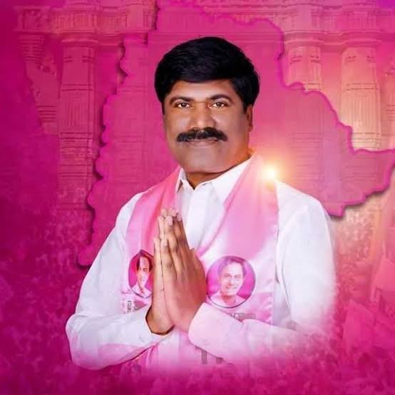 Politicalempir2's tweet photo. @radhachinnulu మాజీ ఎమ్మెల్యే పెద్ది సుదర్శన్ రెడ్డి అన్న గారి ఆకస్మిక మరణం తీవ్ర విషాదకరం.

ఆయన ఆత్మకు శాంతి చేకూరాలని ప్రార్థిస్తూ, కుటుంబ సభ్యులకు ప్రగాఢ సానుభూతి తెలియజేస్తున్నాము.

ఓం శాంతి. 🙏 https://t.co/0h1pGBwMW1