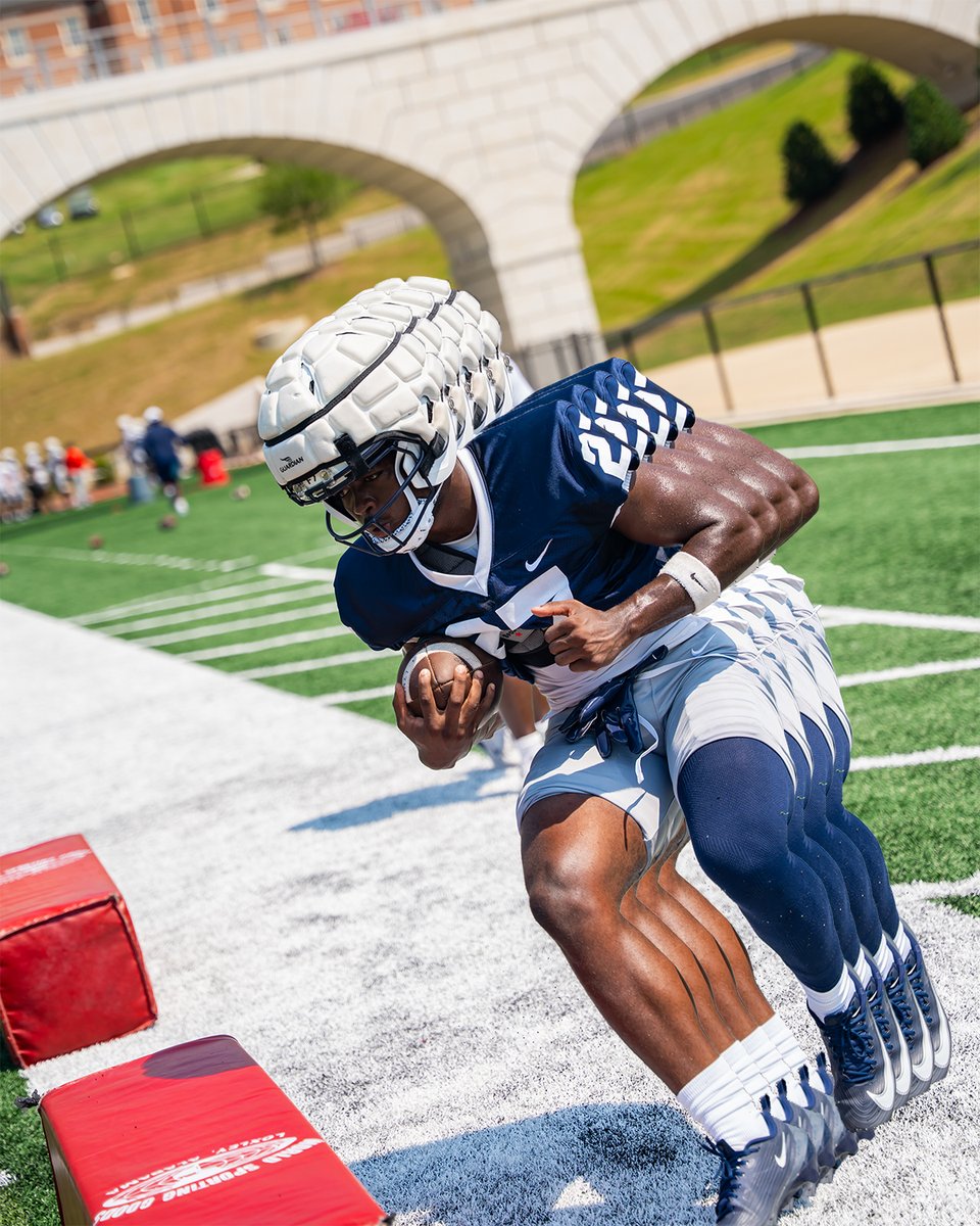 SamfordFootball's tweet photo. Do. Nothing. Average.

#AllForSAMford #SamfordDNA #FallCamp2026 https://t.co/u868jJfjjv