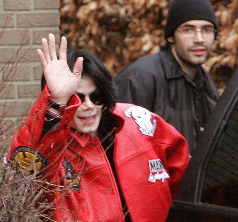 mjjprod's tweet photo. michael jackson stuns while leaving a private screening of #spidermanbrandnewday https://t.co/9m6T825SsN