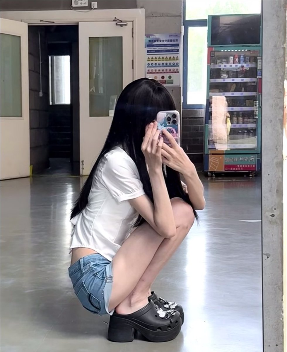 ang3lchae_'s tweet photo. rednote is so full of thinspos https://t.co/AkKnuITpJC
