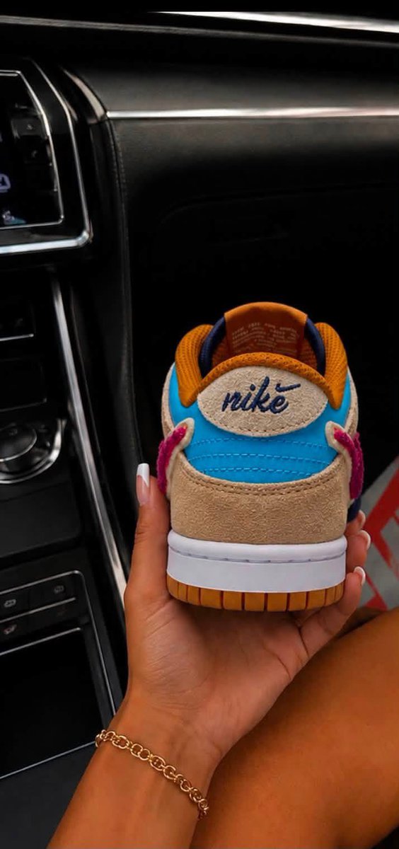 layxsnv's tweet photo. &amp; Idc Nike ate when they dropped these dunks 😍 https://t.co/6p0WgYjF0N