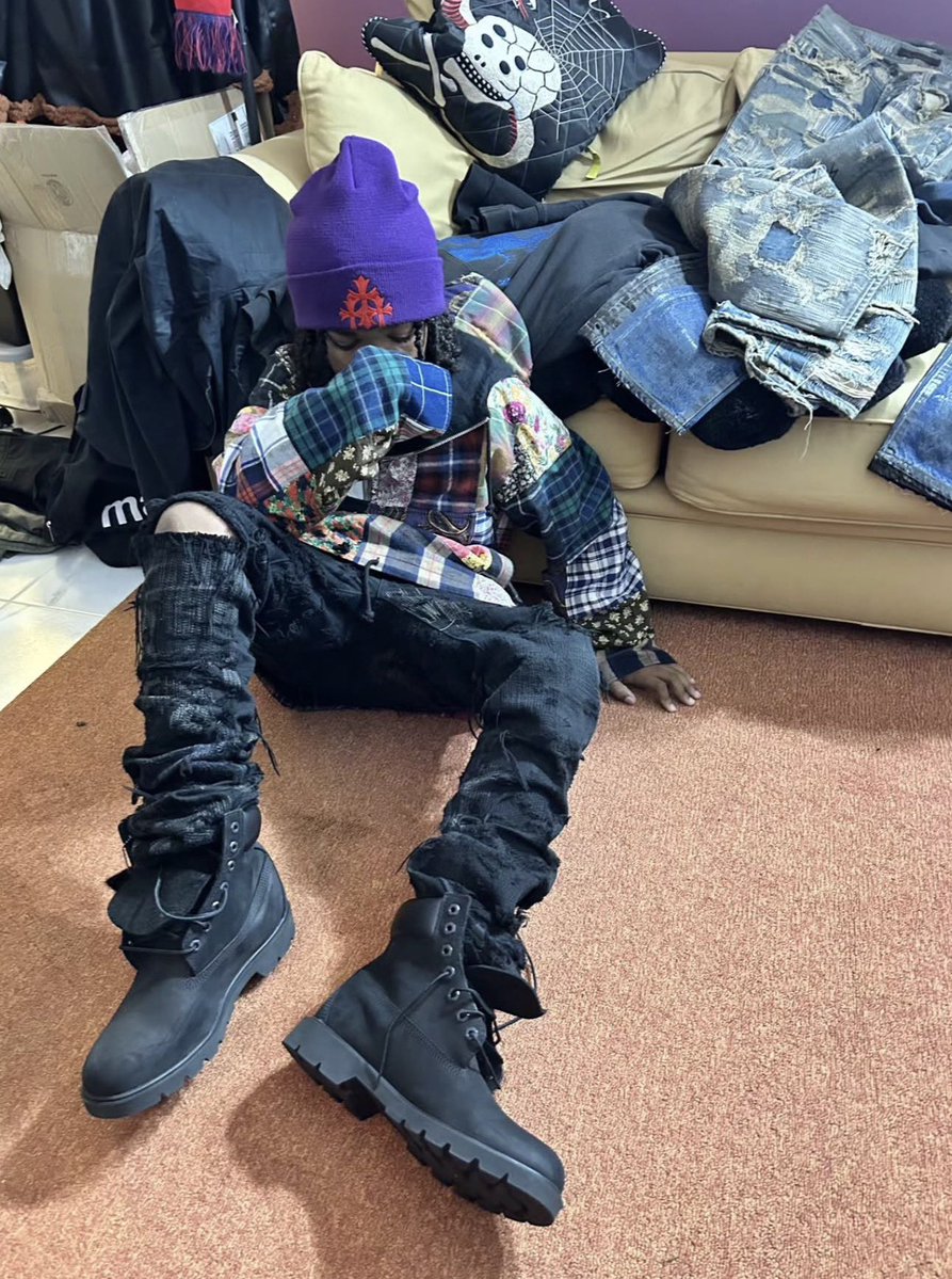 DodoFits's tweet photo. CyrusTu Outfits https://t.co/SftsrDBCTE