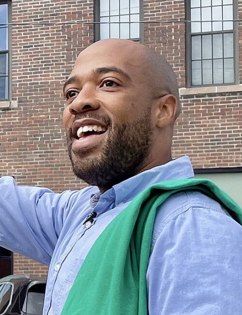 IvankaNewsRV's tweet photo. BREAKING: Mandela Barnes drops out of WI Governor Democrat Primary just as ‘Milwaukee Journal Sentinel’ says they’re investigating allegations that he took advantage of his role in the Democratic party to have sexual encounters with young women https://t.co/bMX9CW4qYu