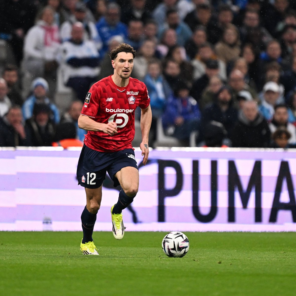 ActuL1_'s tweet photo. 🚨 L'OM AVAIT UN ACCORD AVEC THOMAS MEUNIER 🇧🇪 ! 🤝

En quête d'un latéral droit, Grégory Lorenzi s'était entendu avec le joueur, prêt à passer de Lille à Marseille.

Mais le Belge ne pouvait plus attendre que la situation se débloque et a finalement rejoint Sunderland.

(@lequipe)