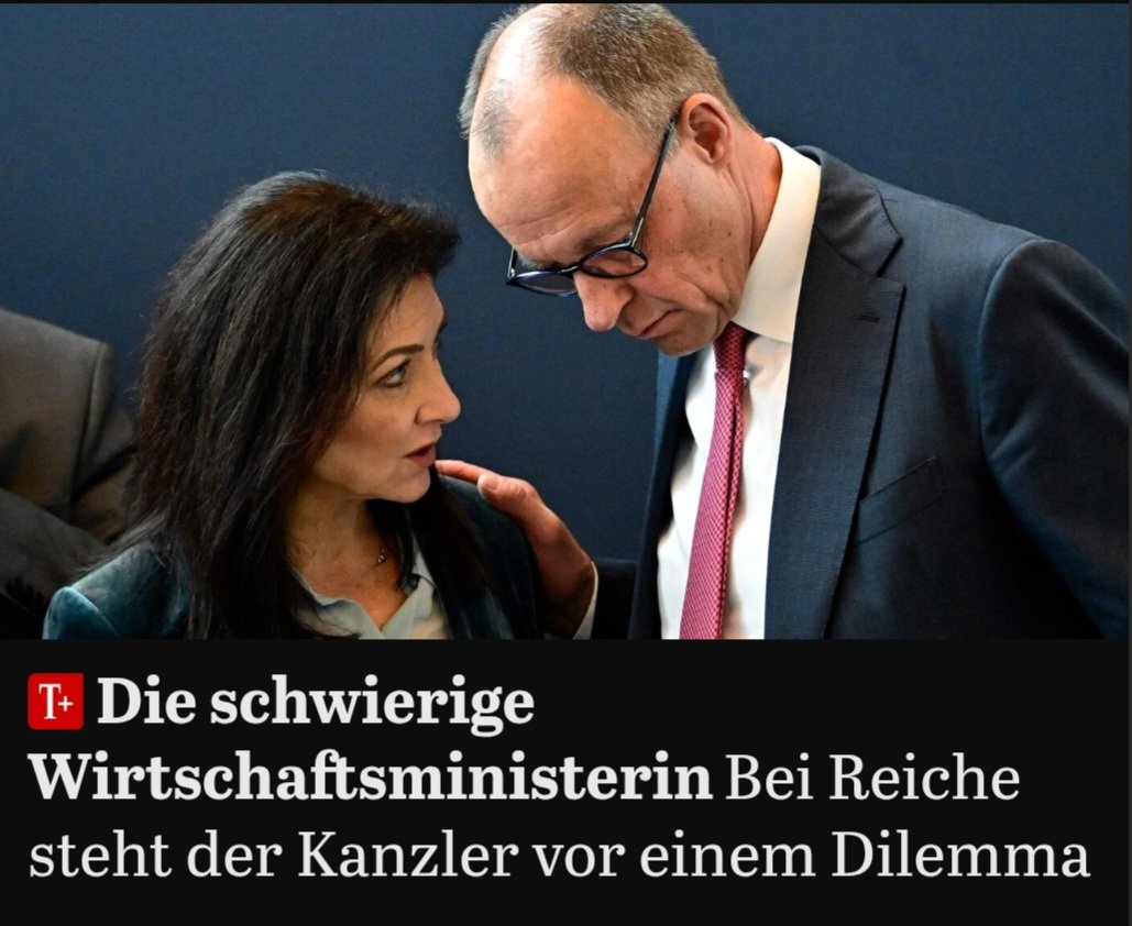 mel__aura's tweet photo. Ich hoffe einfach, dass beide bald Geschichte sind.🙄 https://t.co/VUy4e9Yuy6