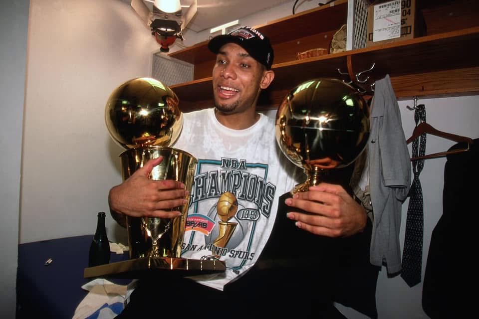 BGNHoops's tweet photo. Tim Duncan in a 8 year span (1999-2007):

• 4 championships
• 3 FMVPs
• 2 MVPs
• 8x 1st Team All-NBA 
• 7x 1st Team All-Defense 
• 8x All-Star

Greatness. https://t.co/rFW7XIfnTp