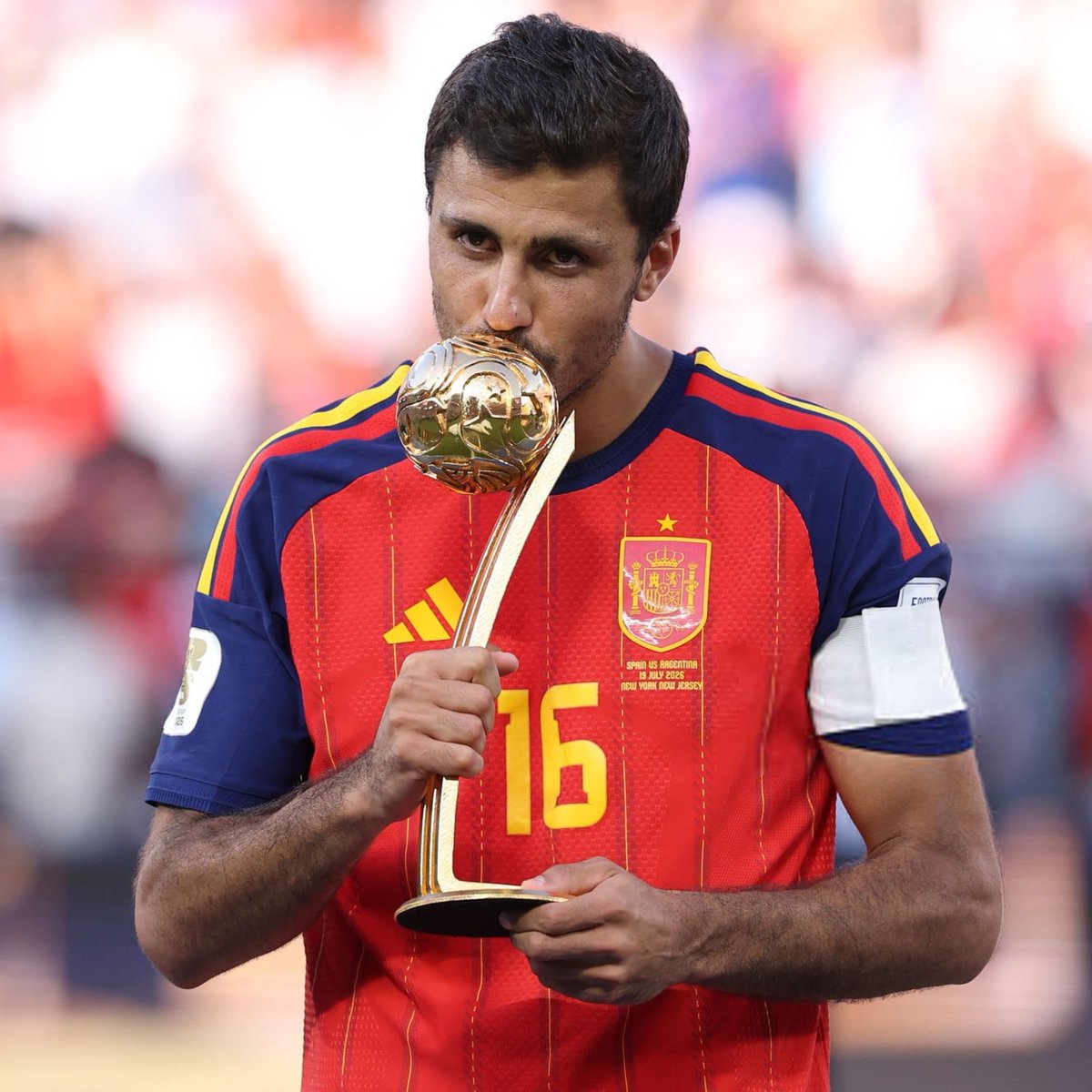 moroORM's tweet photo. @realmadrid Queremos El anuncio de Rodri https://t.co/LypIWGz5MO