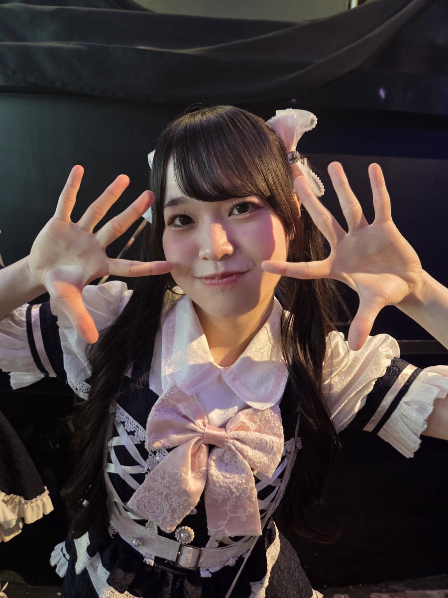 asselfblue's tweet photo. 夏フェス真っ盛りながら仕事の事情で予定が組みづらい8月、そんな感じなのでフェスの予定はなく行けそうなライブ模索中です💦（8/9のTohkei単独は行きますよ😊）
#8月も仲良くしてくれる人リプかいいね https://t.co/r4bvBOBBZT
