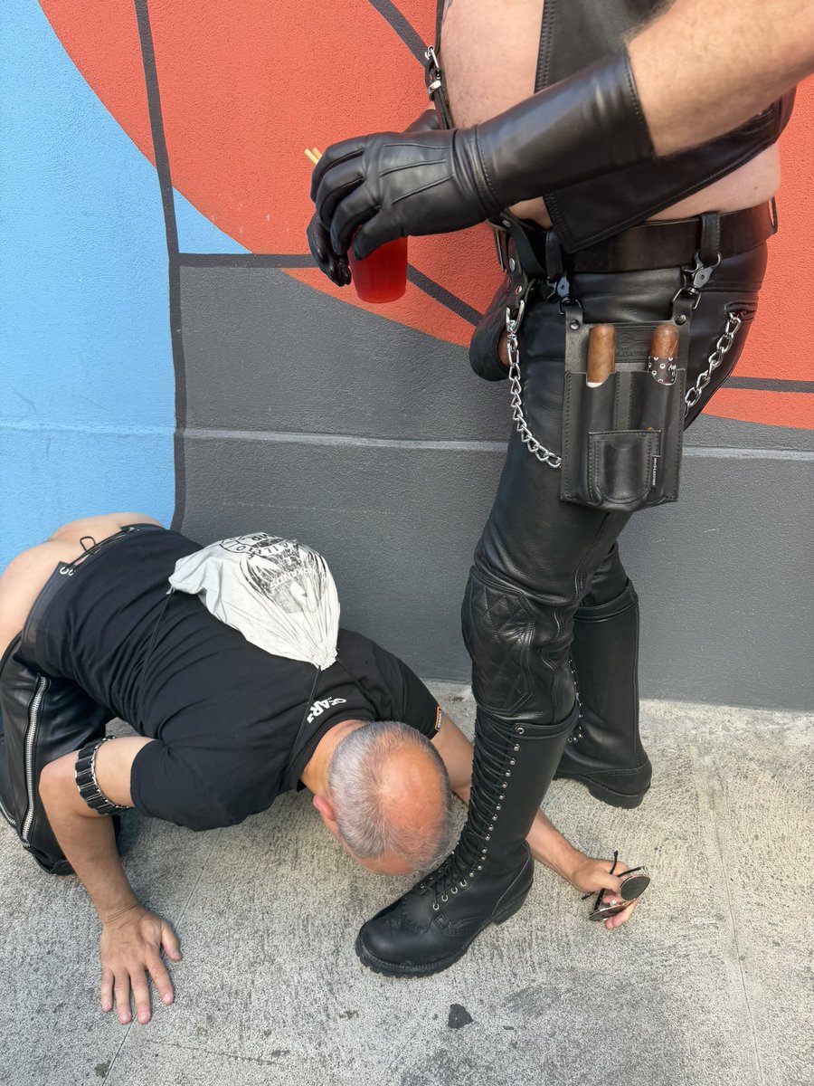 SFFootboy's tweet photo. Dore Alley Fair weekend is always one of my very favorite weekends in San Francisco every year. Loved serving these hot #leathermen https://t.co/6oGC4uFFsR
