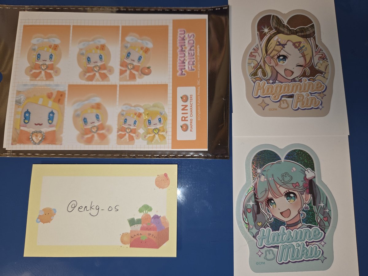 enkg_os's tweet photo. キャンドゥ ピアプロ Y2K 譲渡 交換

譲:バラエティシール/鏡音リンさん
ステッカー/初音ミクさん、鏡音リンさん
クリアカード/KAITOさん、初音ミクさん、集合

求:ステッカー/MEIKOさん2種
クリアカード/MEIKOさん1種×2
上記含む場合同等の価格帯のもの

郵送交換希望。
よろしくお願いいたします。 https://t.co/9SKMkSGNFC