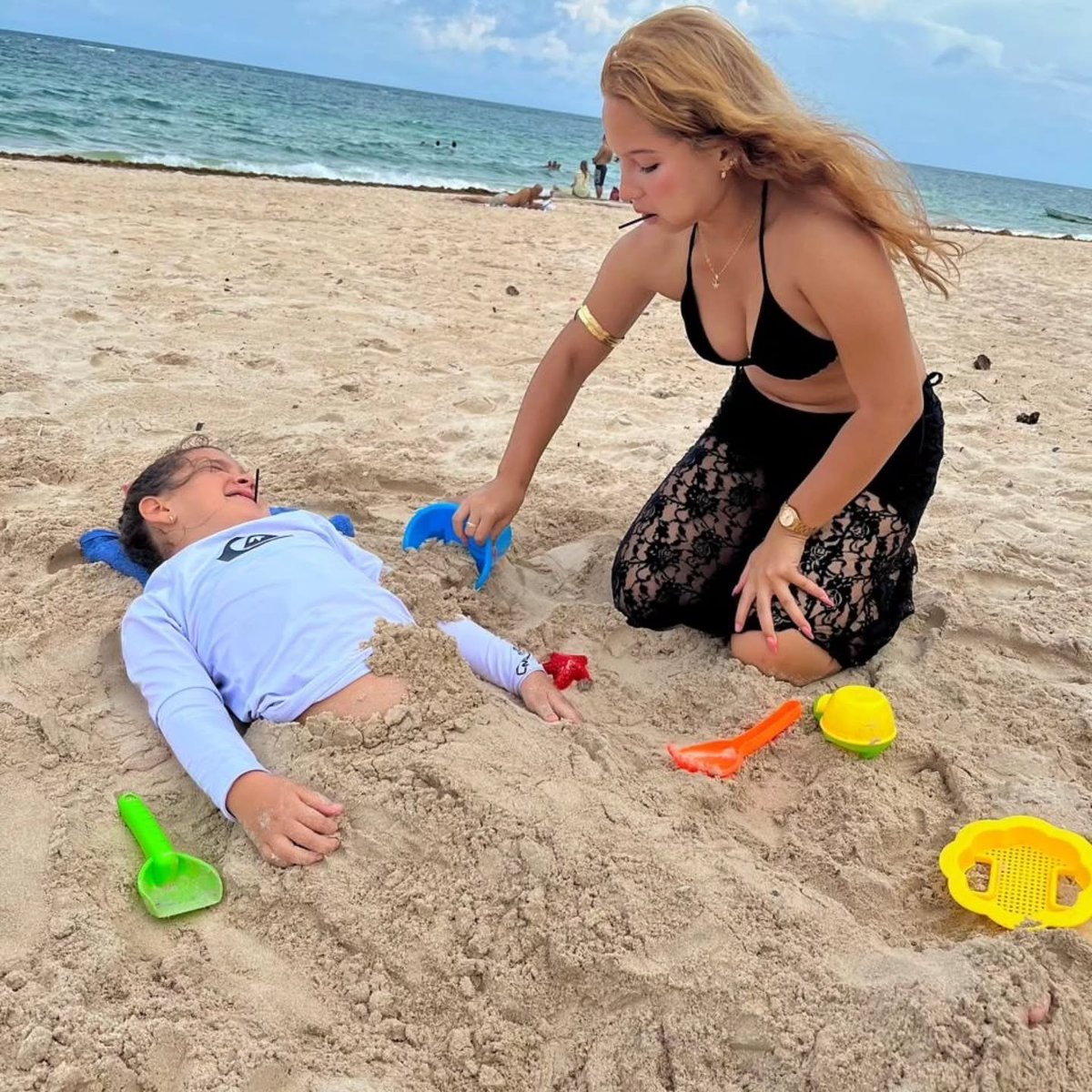Emi_rodrigg's tweet photo. Mar y familia 🏖️🌊💦 https://t.co/FkbWD5v7g1