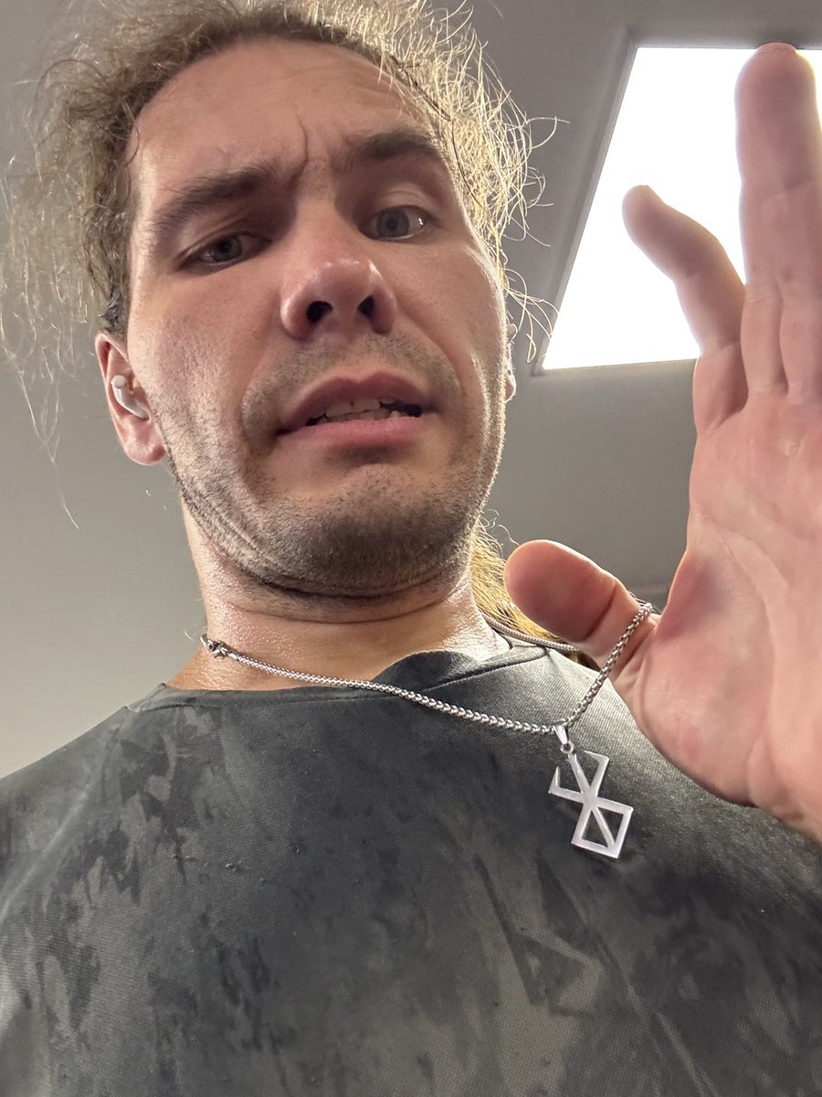 IvanNisuda's tweet photo. Guts doesn't overcome trauma.

He carries it. Every day. 
And still moves forward.

That's not a motivational poster. That's the most honest depiction of healing I've ever seen in fiction.

Healing isn't the absence of pain. 
It's movement despite it. https://t.co/FRYlvHhtpr
