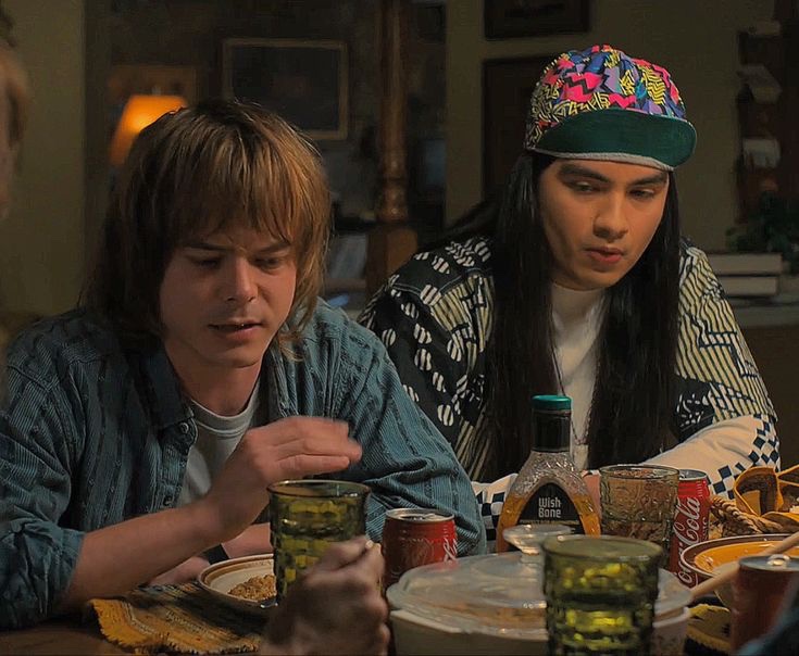 upsidedown_ST_'s tweet photo. The cheech &amp; Chong of #StrangerThings 🤭🍁 https://t.co/fBAwMs3bc1