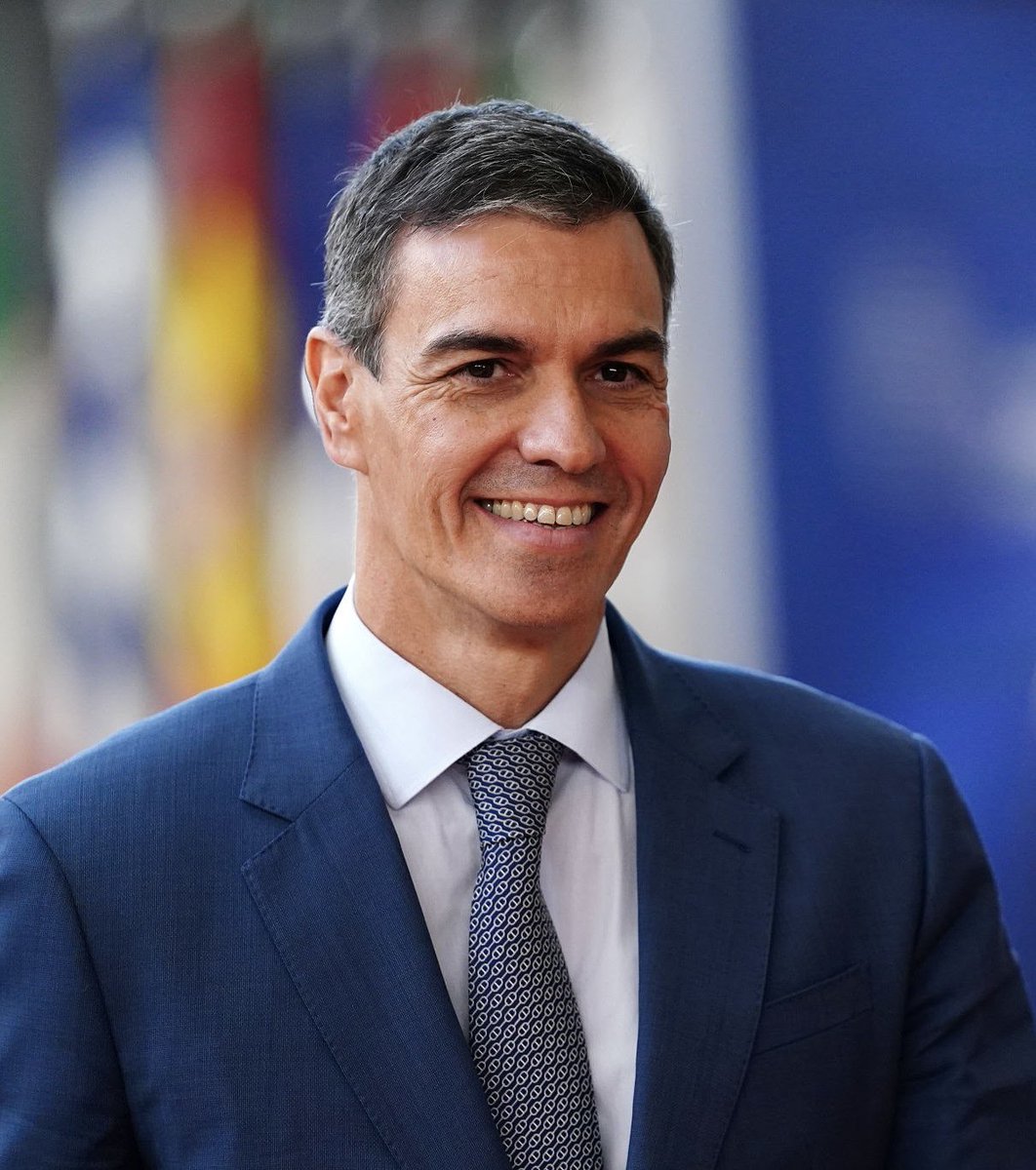 Megatron_ron's tweet photo. BREAKING: 🇮🇹🇪🇸🇲🇦 Italy's Meloni government says it is ready to suspend Schengen free movement with Spain in response to the migrant surge in Ceuta. https://t.co/2s1DRBpRzm