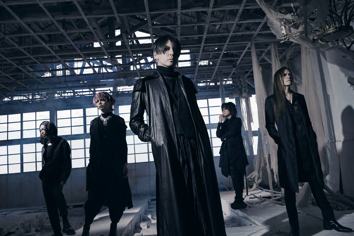 Vif_music's tweet photo. 🟧Interview🟧
New ALBUM『CLIMAX』をリリースし、現在、TOUR’26「IGNITE THE CLIMAX」真っ最中のlynch.の明徳さんと晁直さんのインタビューをUP！
名曲揃いの作品の魅力から、出会った頃のエピソードまで、Vif初の組み合わせとなるお二人にじっくり語っていただきました。
『CLIMAX』を聴きこみつつ、ぜひチェックしてください！

▶️https://t.co/ZeiRME28pe

#Vif #lynch #CLIMAX
@lynch_staff
@hazuki_lynch
@akinoridamonde1
@lynchasanu