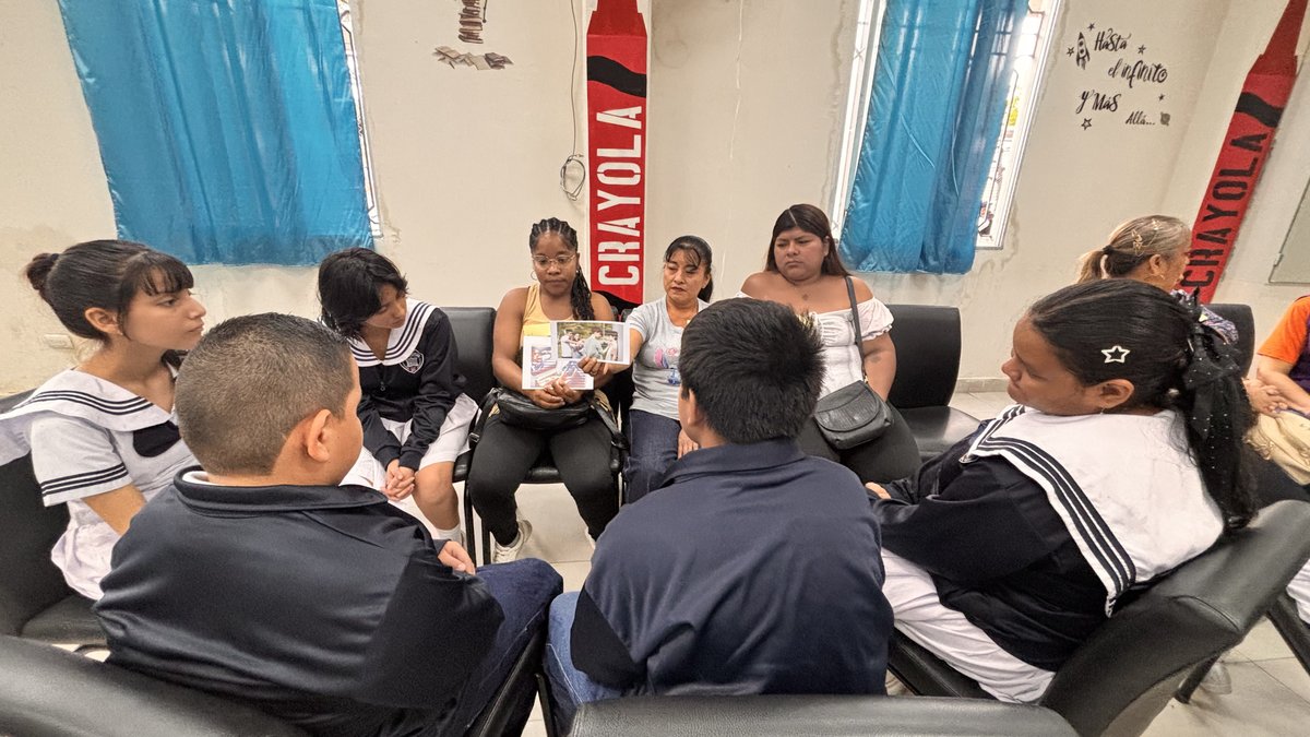 EducacionZ8_Ec's tweet photo. 🛡️📚 En la UEF Guayaquil desarrollamos la estrategia “Ruta te Protejo”, donde los equipos DECE promovieron acciones para prevenir riesgos psicosociales, fortalecer el manejo de las emociones, la resolución pacífica de conflictos y una convivencia segura y protectora. 🤝🏫 https://t.co/lsfTg3OPTl