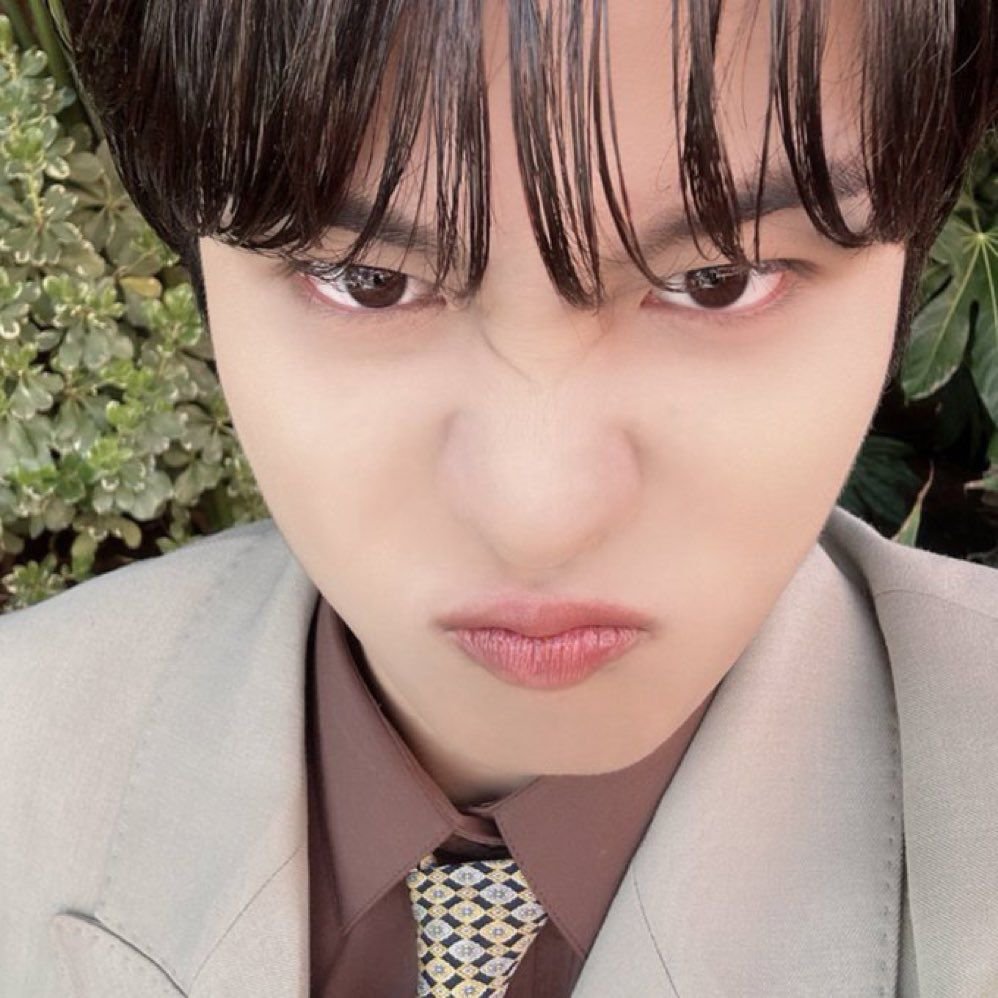 wellbehavedb3ar's tweet photo. big fan of this genre of jongho's picture https://t.co/XoPALLH2QQ