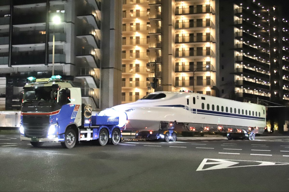 f1_jima's tweet photo. 2026.7.20〜31未明迄にJR東海N700S幹ﾄｳJ59編成(2次車最終)が日立製作所笠戸事業所を出場し大阪港へ陸揚げされ陸送にて鳥飼車両基地まで搬入されました。
1-2号車は、まさかの祝日陸送で未撮影…😖

初日、3-4日目以外撮影📸
本編成はSupreme Class Cabin/Seat導入初編成です！

最終日16号車から！ https://t.co/PDR3iiEGZn