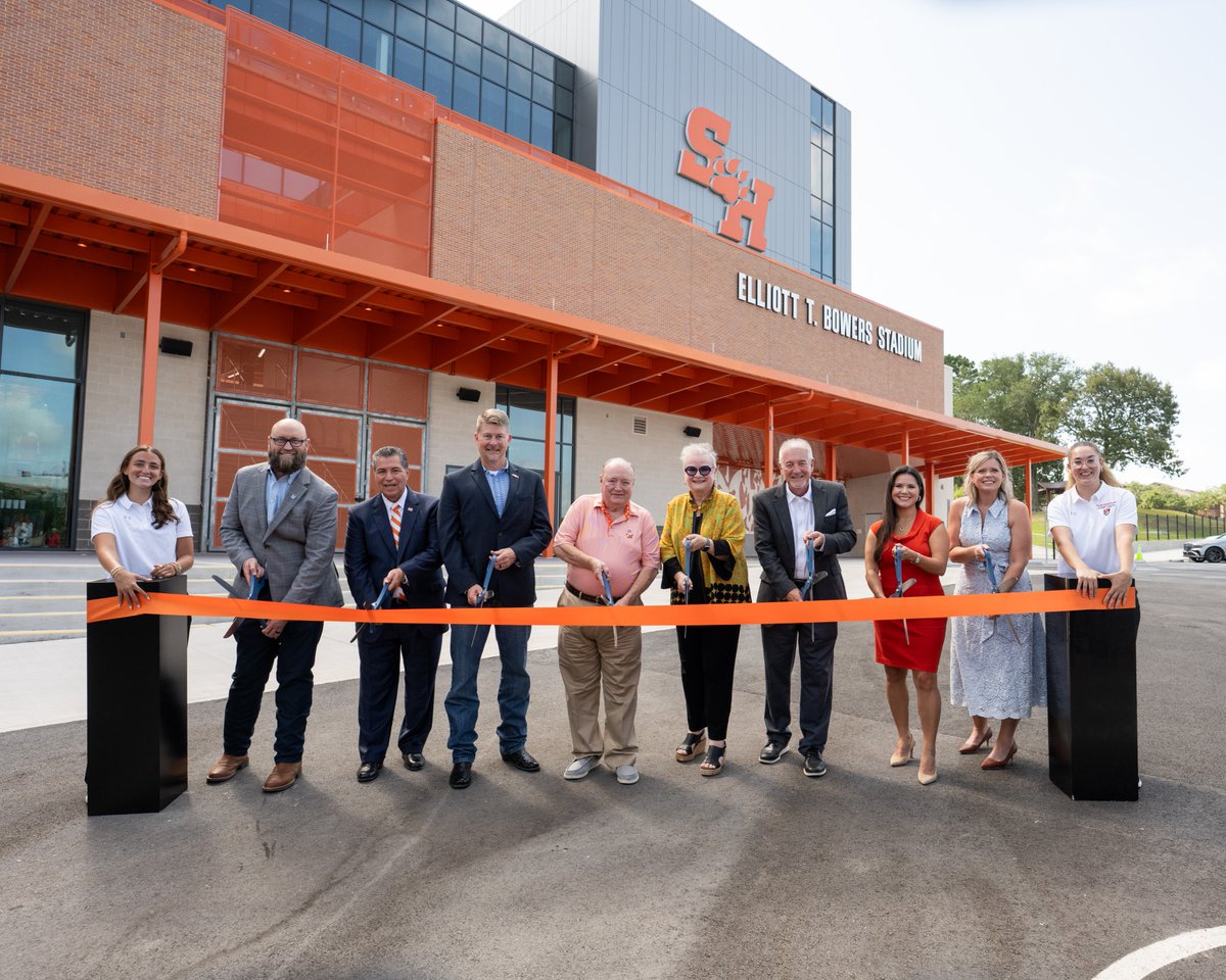 SamHoustonState's tweet photo. We're taking the game day experience to new heights 😼 

Read more about #SHSU's newly upgraded Bowers Stadium Press Box here: https://t.co/CiX3QbevrA

#EatEmUpKats https://t.co/4SQM0UWxTT
