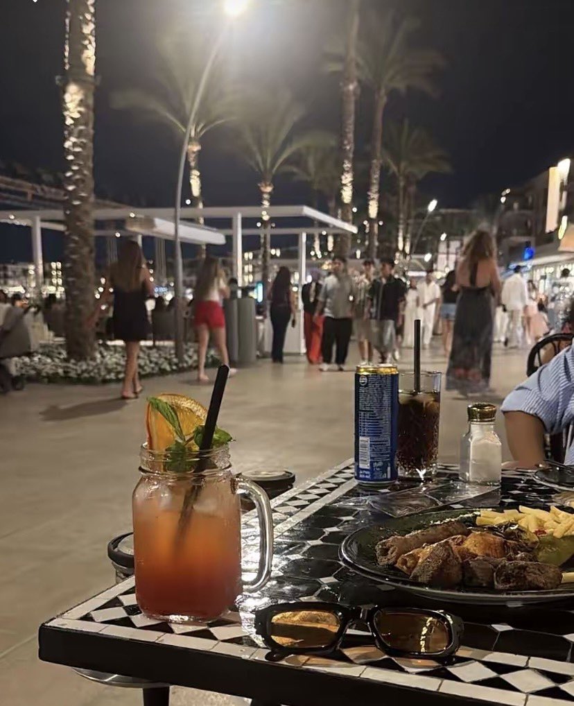 ahmedfawzy3533's tweet photo. Dinner with friends ๐๐๐น
#yallasahel #northcoast #Marassi #nightlife #summervibes https://t.co/3pBNe5UiQJ