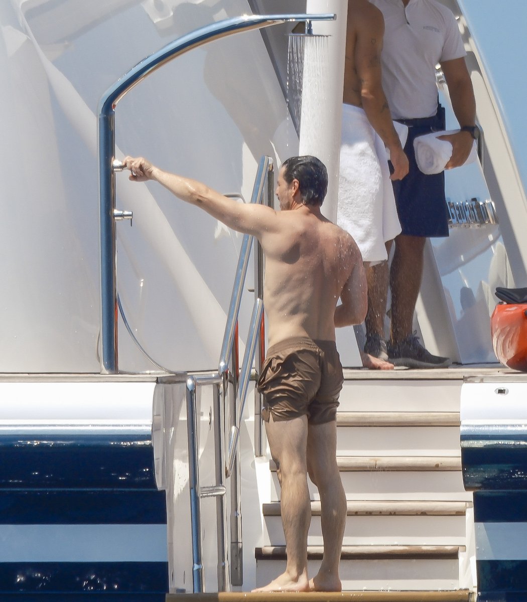 photospascal's tweet photo. Pedro Pascal enjoying a luxury yacht getaway in Mallorca. https://t.co/fho7MsQZKH