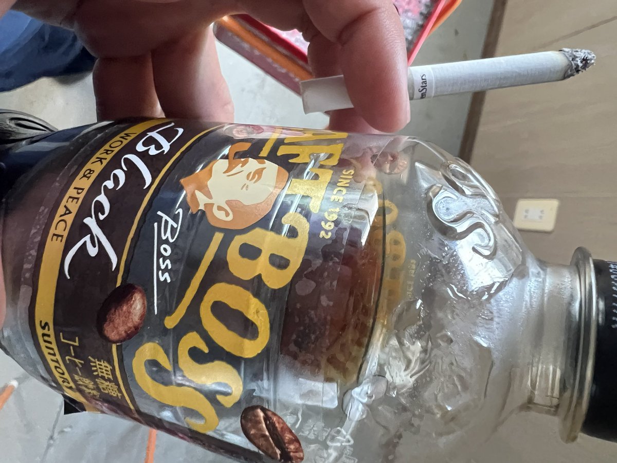towayan99's tweet photo. ブラックコーヒー、紙タバコ
さあ6連勤目気を引き締めてご安全に！
明日行けば日曜休みにして貰えたから幸せ🫰🏻 https://t.co/KVGGBUbS6p