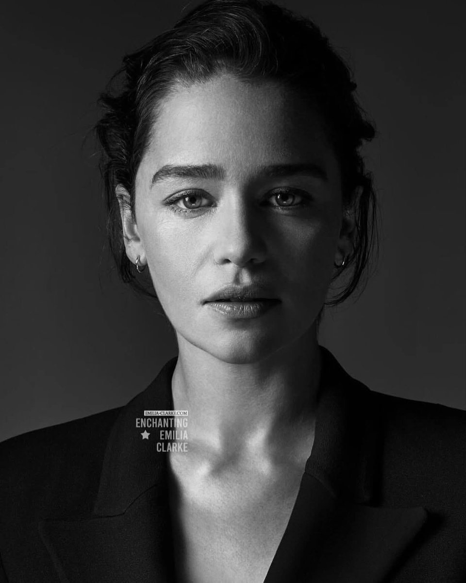 JonnyLeTran5's tweet photo. Blessing your timeline with Emilia Clarke 😍 #EmiliaClarke #GameOfThrones #LastChristmas #MeBeforeYou #TerminatorGenisys #SecretInvasion #SoloAStarWarsStory #ThePodGeneration #AboveSuspicion #VoicefromtheStone #SpikeIsland #MurderManual #TriassicAttack #beautiful https://t.co/W72xroJVtW