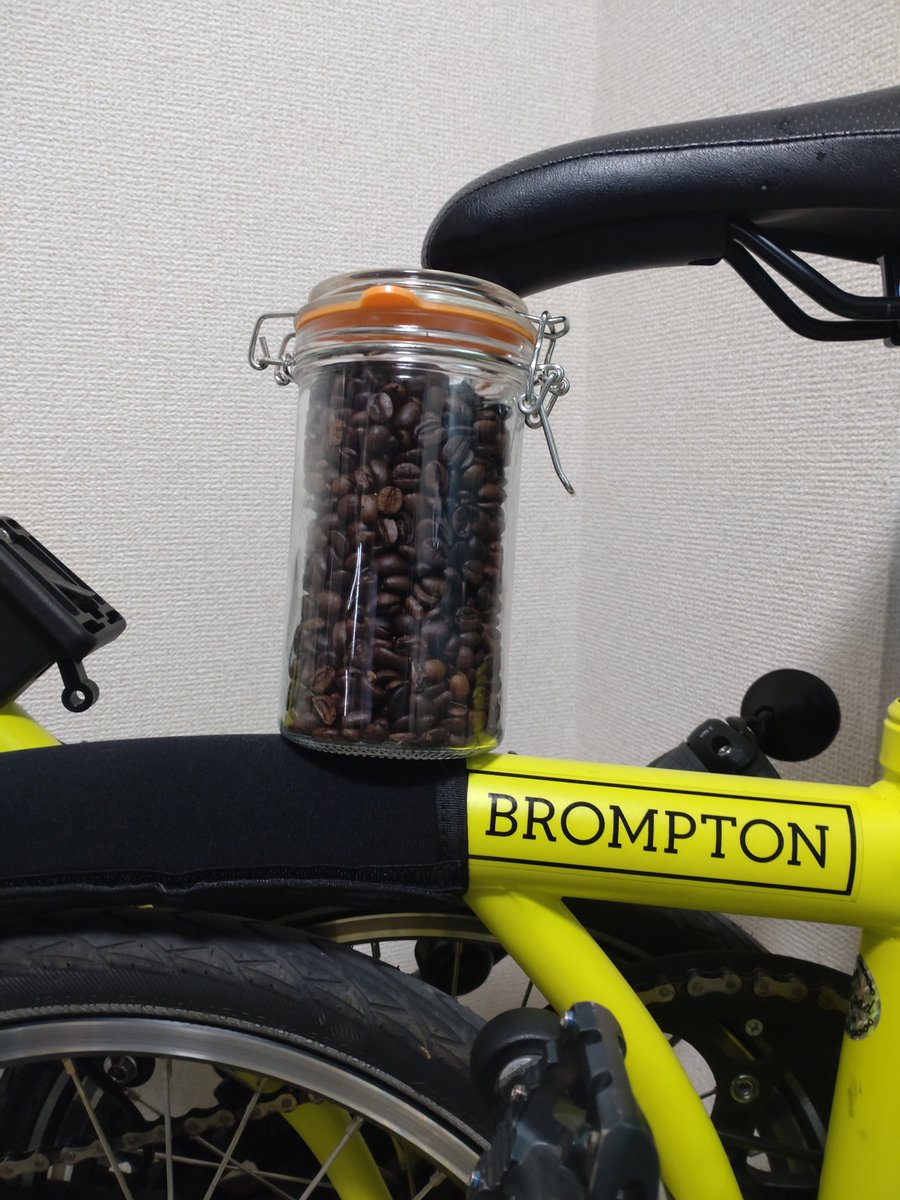 mr_tnk01's tweet photo. ガラス瓶にコーヒー豆を入れるだけでオシャンティポイント高めのアイテムになる https://t.co/g5EZCfhxkK