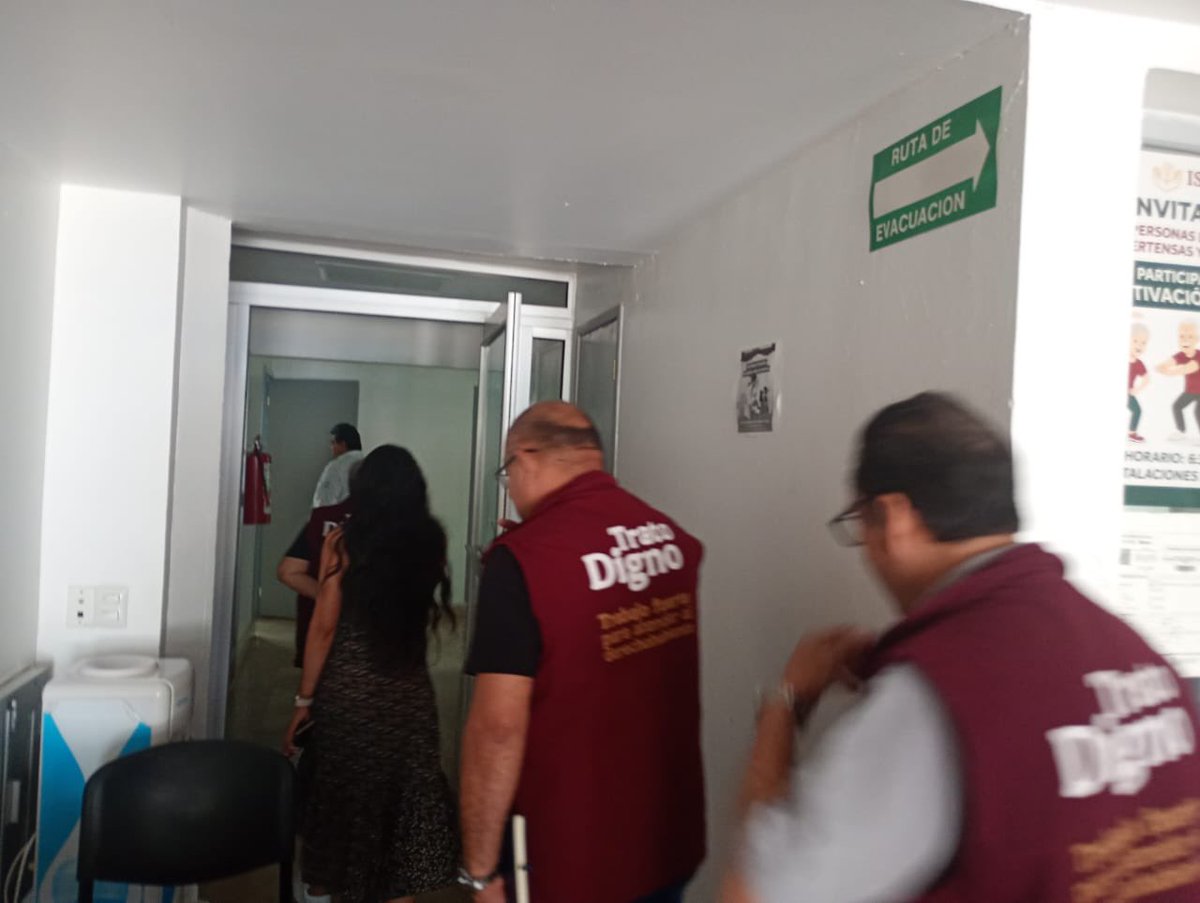 Issste_Campeche's tweet photo. Como parte de las acciones de seguimiento al programa #TratoDigno, la UADYCS del #ISSSTECampeche realizó una visita a la Unidad de Medicina Familiar (UMF) de Escárcega, en coordinación con el Secretario Técnico del COSABI y el médico responsable de la unidad. https://t.co/iBtjyByFR6