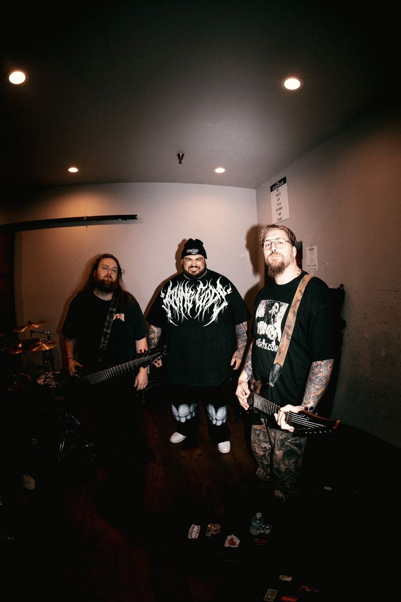 Distorted_Mag's tweet photo. .@LefttoSufferUS will release their new album 'Unwelcome Guest' in October this year! Read the details and watch a new music video here on Distorted Sound! @hopelessrecords @TheNoiseCartel https://t.co/YdT2kCwter https://t.co/peJ7gqj9Be
