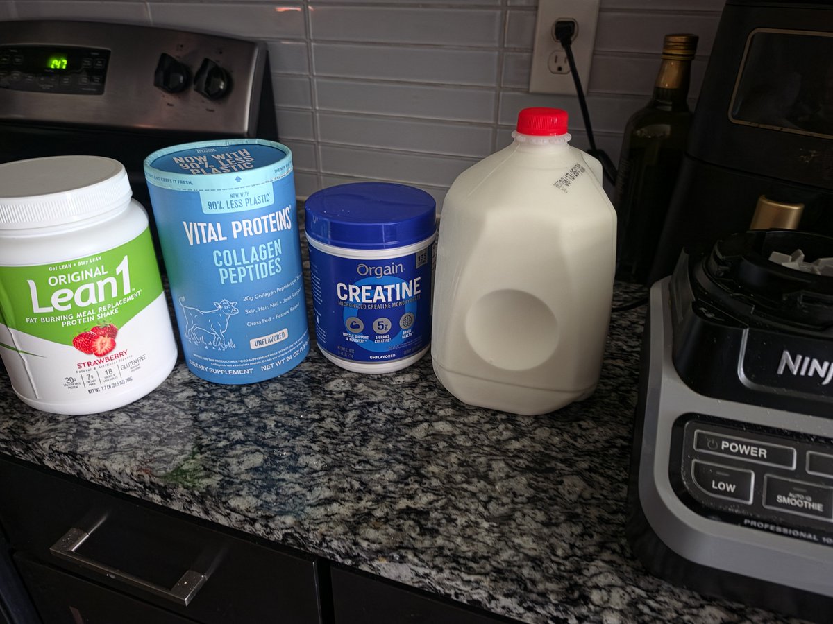 ncirelli87's tweet photo. Time to make a milk shake that brings all the women to the yard. https://t.co/mUPmJa6oX2