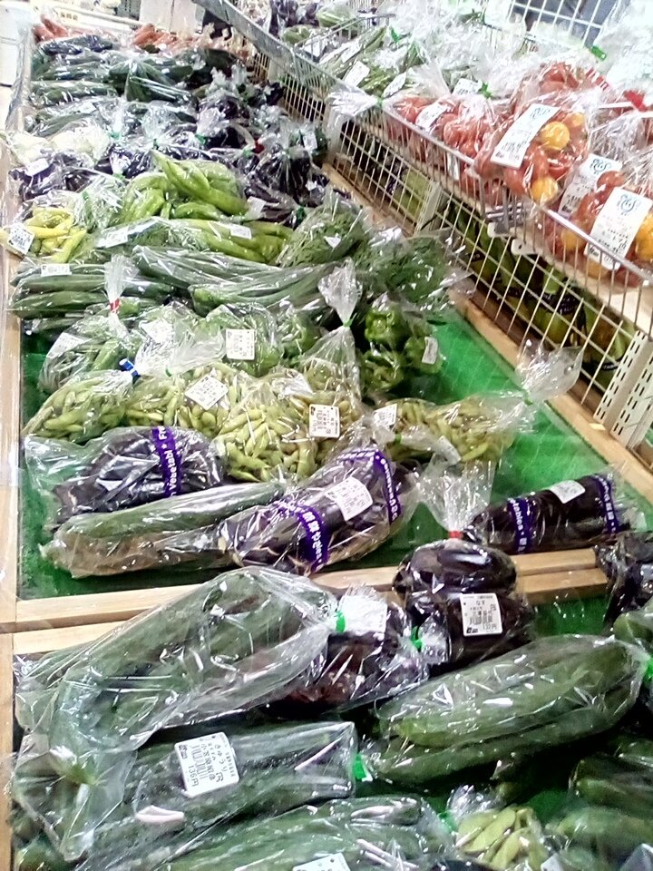 Alps_Horigane's tweet photo. おはようございます🌞今日も暑くなりますかね😞💦
暑さに負けず地元の夏野菜、とうもろこし🌽がたくさん入荷中です！
ぜひ、お立ち寄りくださいませ❗
#安曇野市　#道の駅　#ほりがね　#とうもろこし https://t.co/9RFbvLYjPL
