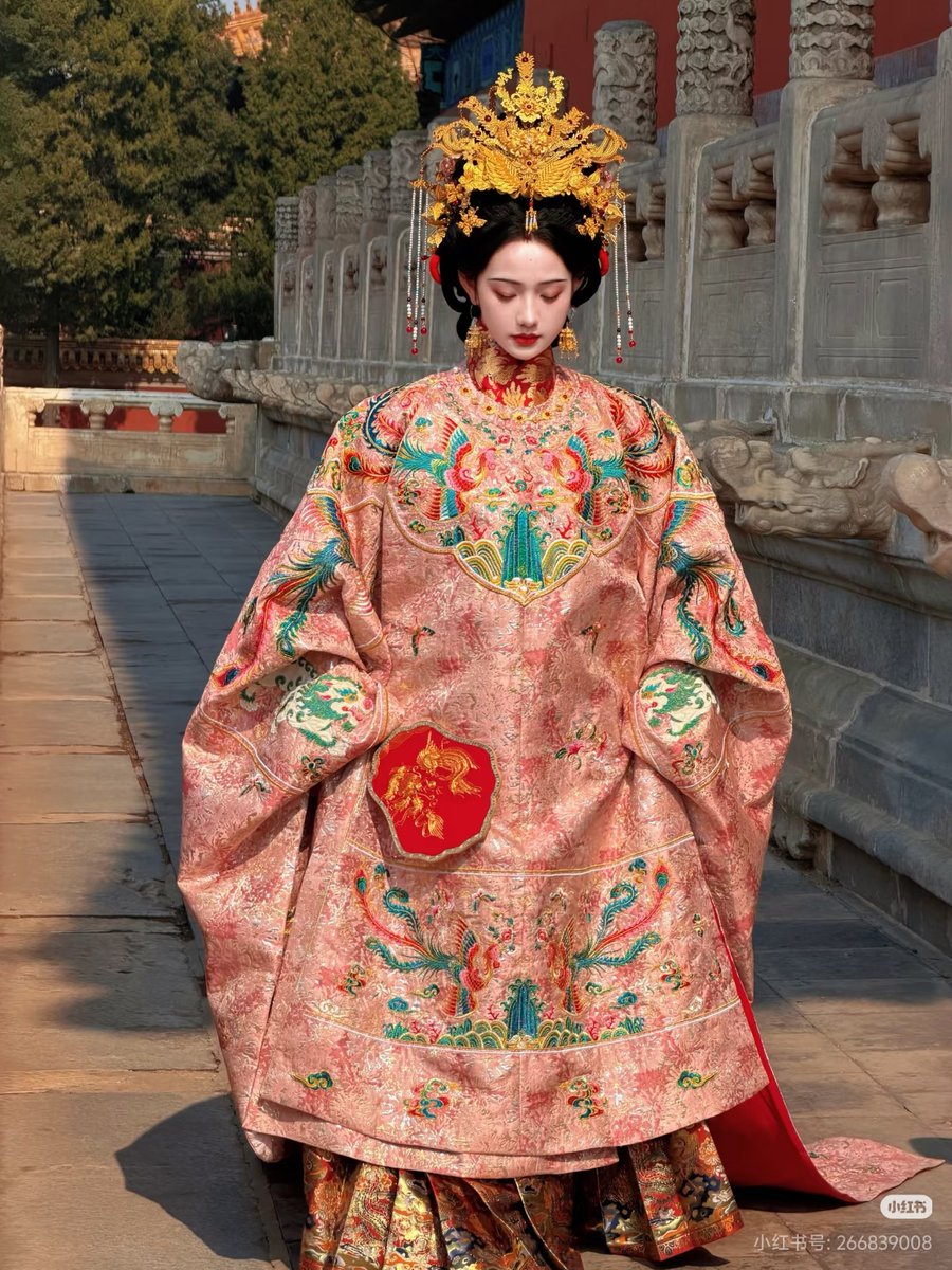 XingK3126's tweet photo. @freemaninsoul @RFA_Chinese 纯正的汉服 https://t.co/wTiTR5pq63