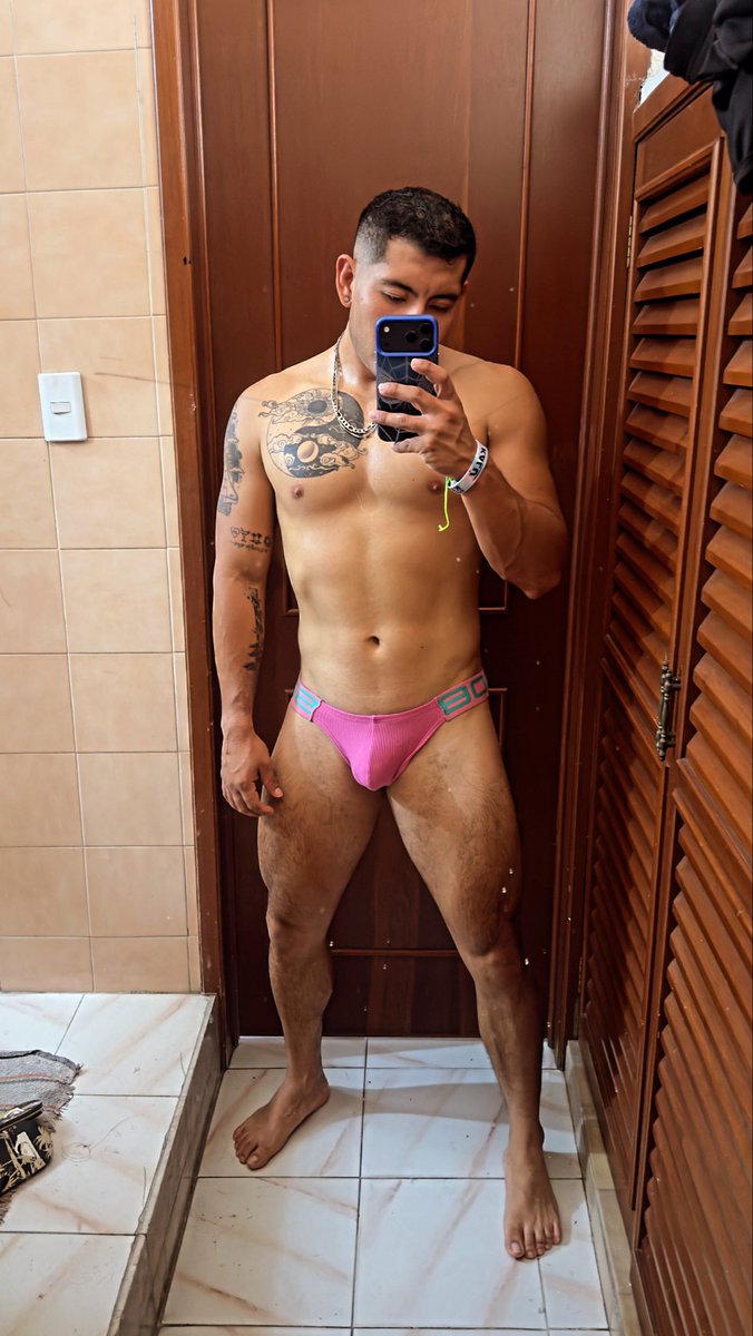 arturo_yerves's tweet photo. 😎😎😎🔥 mood verano y listos para la playa 🏝️ 
#gym #playa #sol #moreno https://t.co/0louS6z1Ut