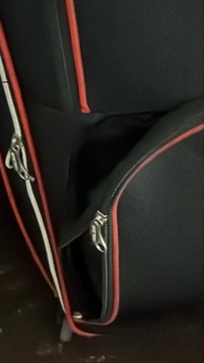 SoapOperaSpy's tweet photo. Gee @AirCanada another fail - two trips ago my Disney suitcase torn last trip to Sarasota another suitcase destroyed and I can’t believe this. I just landed in Nova Scotia and my suitcase is damaged. What the heck are you guys doing? #fail #aircanada #aircanadafaiksagain https://t.co/iQiAhMzcUn