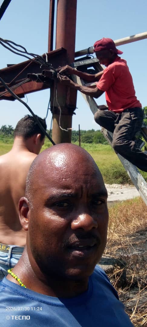 ELEKA57's tweet photo. Culmina la brigada de mantenimiento de la UEB Telecomunicaciones de #ELEKA la labor de fluido eléctrico en todo el área de Telefonico.
@gtorreszurbano 
@GAcinox 
@otero_reinier 
@LobainaP31695 
@arias https://t.co/VstqWSvynH