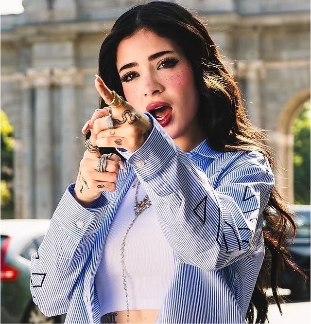 KatteyesCharts's tweet photo. Katteyes se adueña por dos años consecutivos del TOP 3 de las canciones por artistas chilenas con mas streams en Spotify:

2025
#1. TODO KE VER — 220M
#2. PONTE LOKITA — 159,4M
#3. BÁILAME ASÍ — 77,5M

2026
#1. ALO — 35,9M
#2. POLLYPOCKET — 29,6M
#3. PONTE PONTE — 9,8M https://t.co/HJYsmYROzw