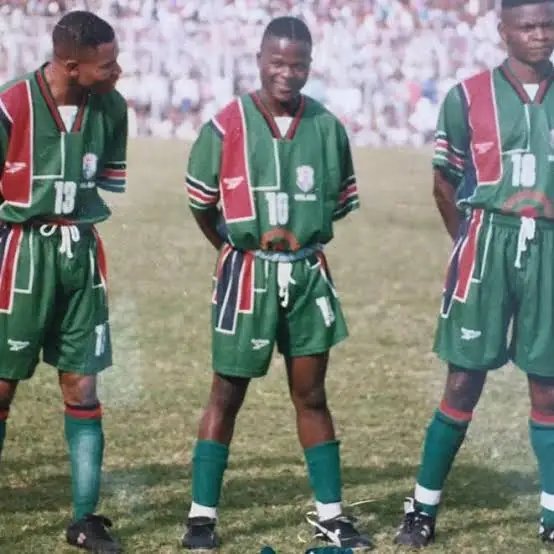 Uwemiie's tweet photo. @tobiyasi_52 @FaMalawi I created a concept inspired by this legendary kit  last time I designed the Flames jersey... anaikanilatu. Kuyesera kuwauza kuti you can actually use it as a legacy jersey that fans can wear ayitu https://t.co/ha5lf3N7RF