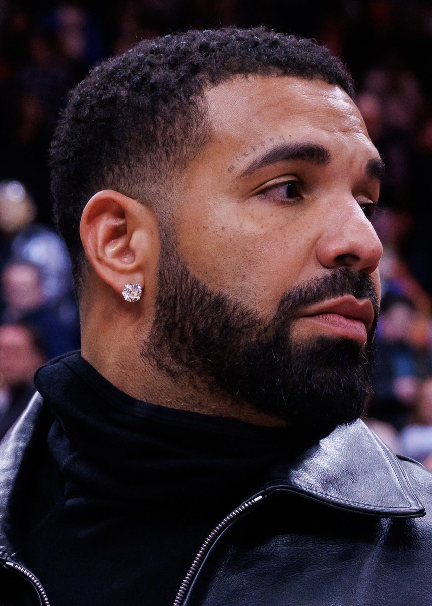 Rap's tweet photo. Drake has now appeared on six of Barack Obama’s last seven summer playlists‼️

Drake &amp; Future's “Ran To Atlanta” marks the seventh appearance 💿 https://t.co/HLtAwrom68