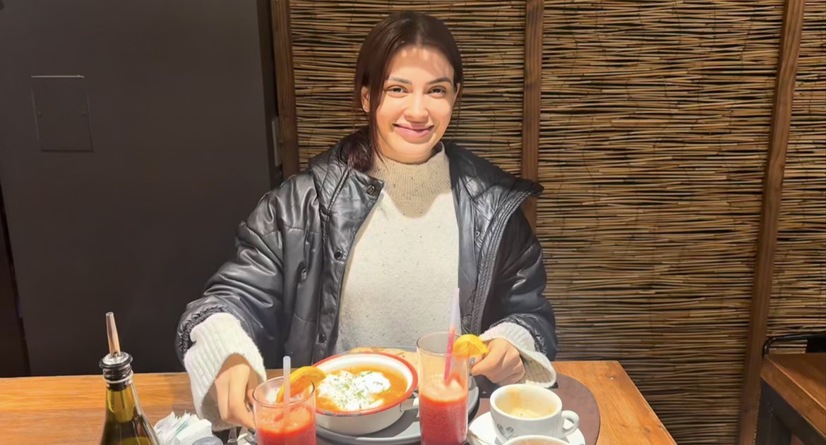 GranPolemica's tweet photo. La ganadora de GH Chile @ConyCapelli acaba de anunciar su embarazo. La alegría que va a tener Pincoya cuando se entere. Me encantaría que entrara cuando entran familiares/amigos y sea la primera ganadora embarazada en entrar a la casa #granhermano #GranHermanoGeneraciónDorada https://t.co/QcgXyeLInu
